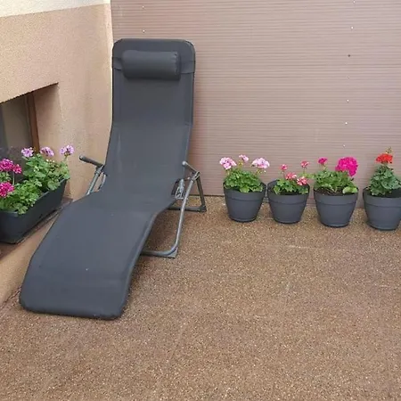 Cozy Flat Private Garden Apartment Bucharest
